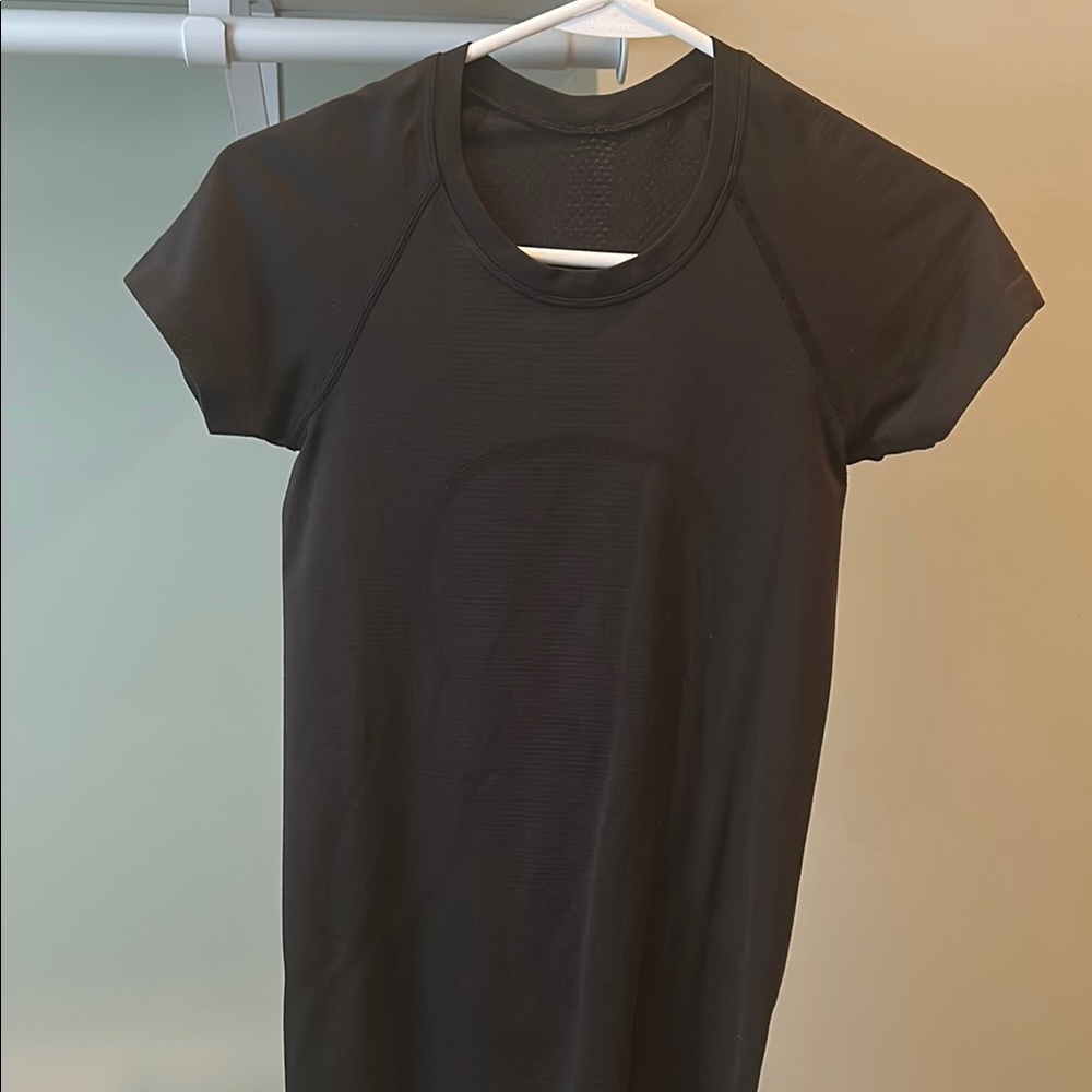 Lululemon Swiftly Tech Short Sleeve Shirt Hip Length